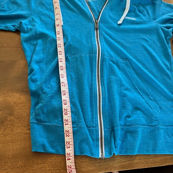 Blue Reebok sweatshirt. - Picture 5 of 6